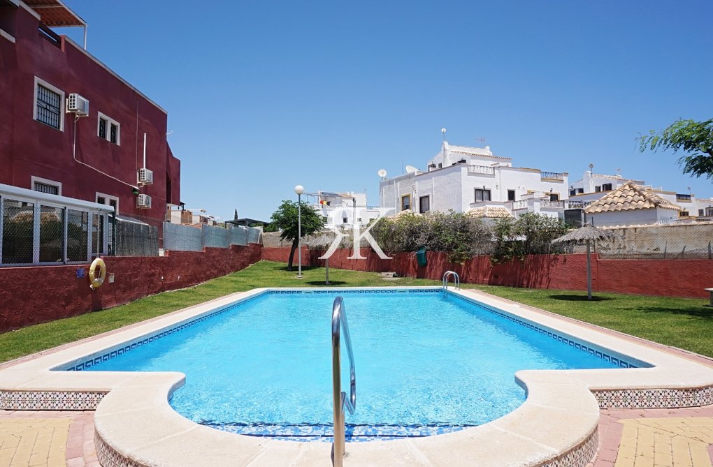 Segunda mano - Apartamento  - Torrevieja - Los Balcones - Los Altos 