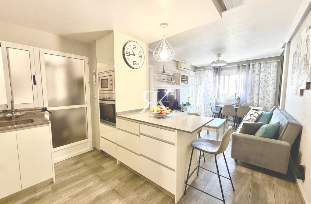 Segunda mano - Apartamento  - Torrevieja - Parque De Las Naciones