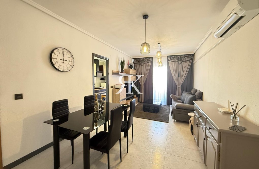 Segunda mano - Apartamento  - Torrevieja - Parque De Las Naciones