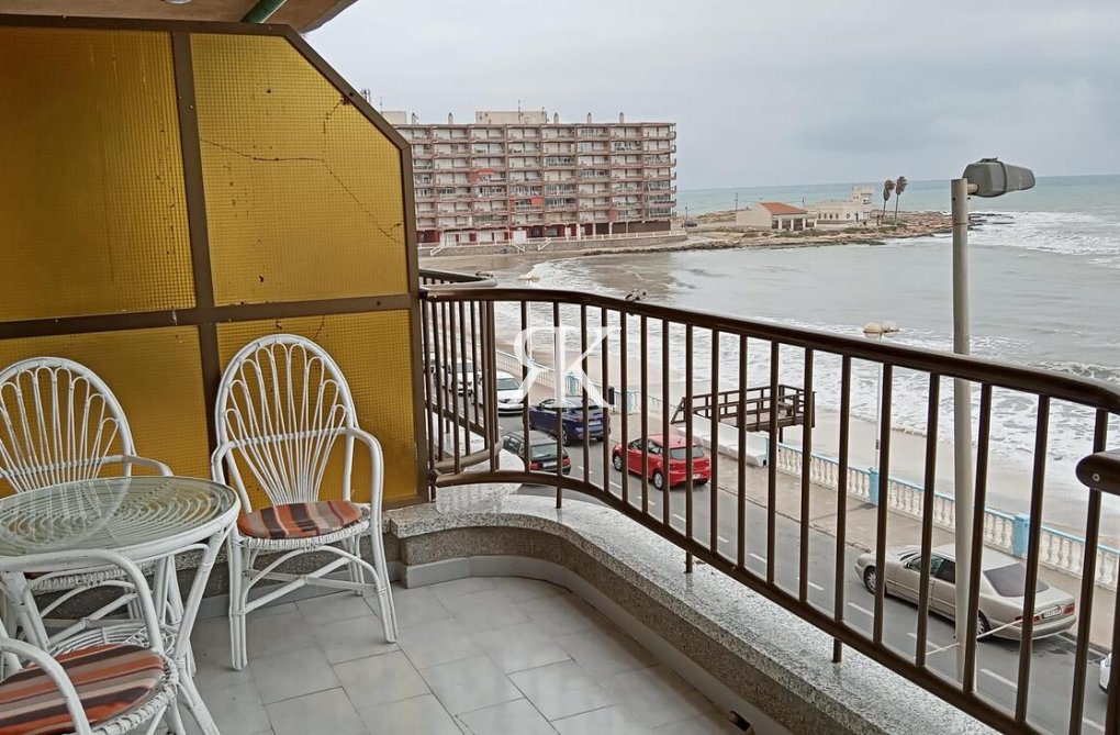 Segunda mano - Apartamento  - Torrevieja - PLAYA LOS LOCOS