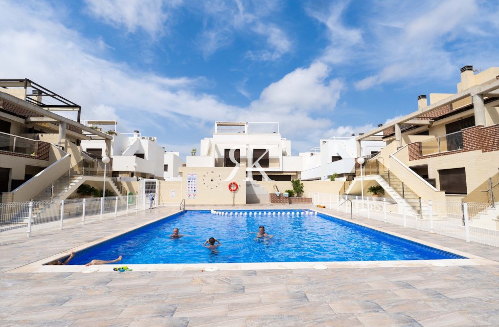 Segunda mano - Bungalow en planta alta - Orihuela Costa - Lomas de Cabo Roig