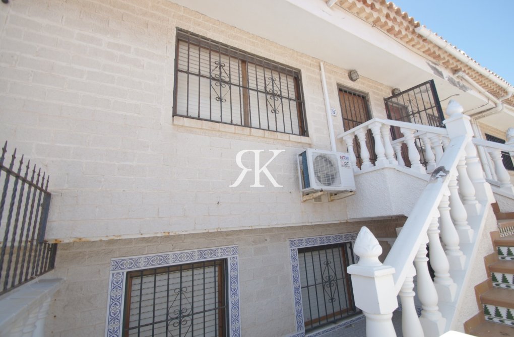 Segunda mano - Bungalow en planta alta - Torrevieja - Torrelamata - La Mata