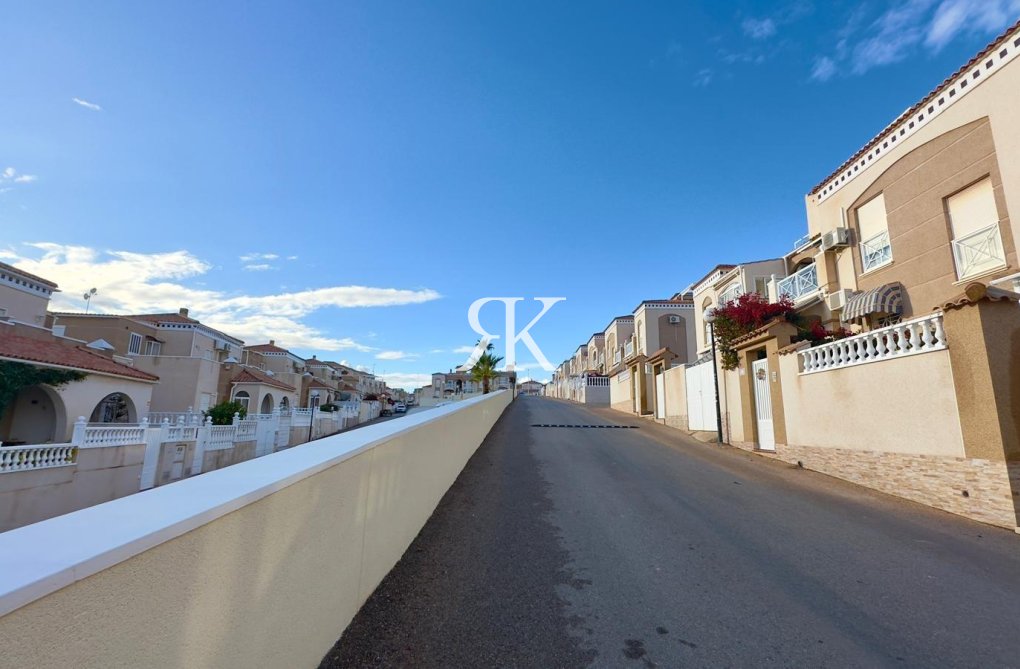 Segunda mano - Bungalow - Torrevieja - Torreblanca