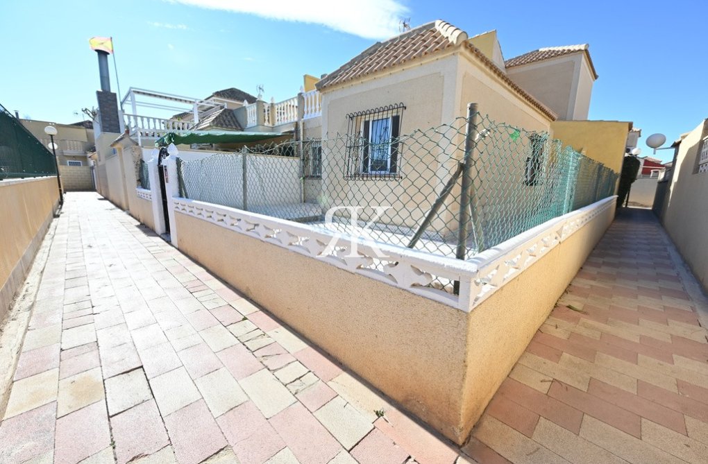 Segunda mano - Chalet - Torrevieja - Jardín del Mar