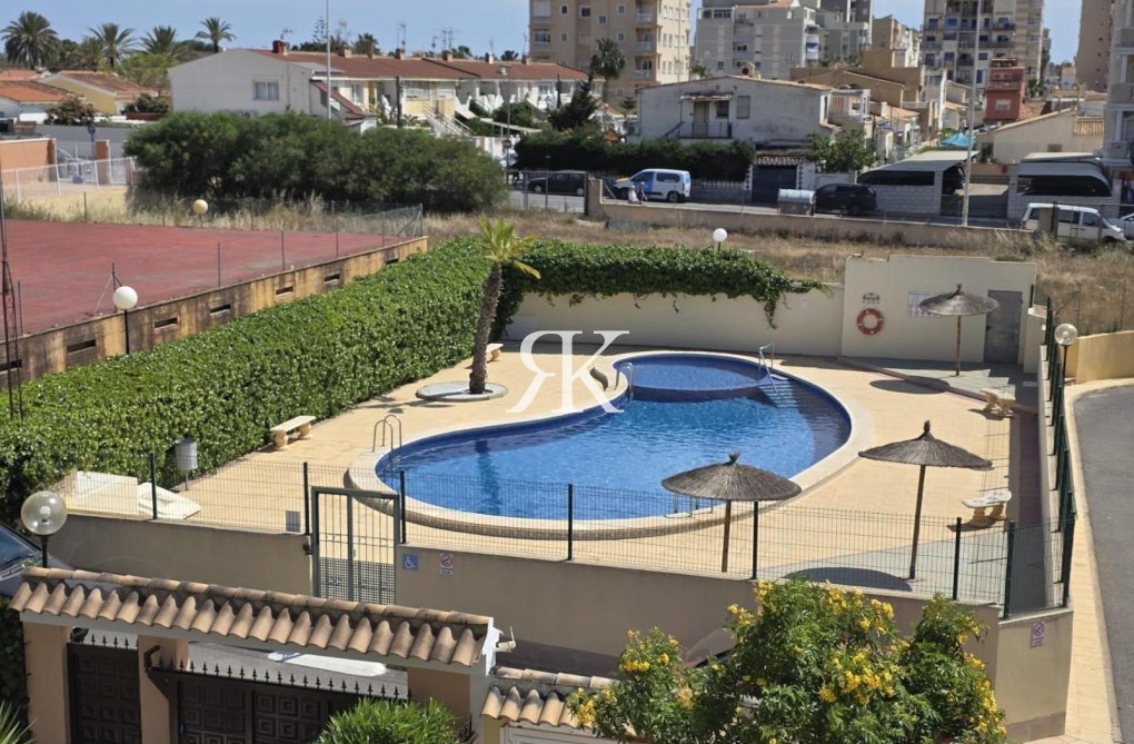 Segunda mano - town house - Torrevieja - Calas Blanca