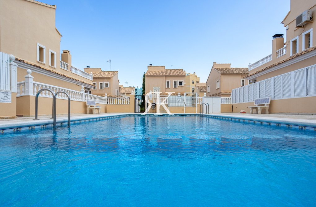 Segunda mano - villa - Guardamar del Segura - Costa Blanca