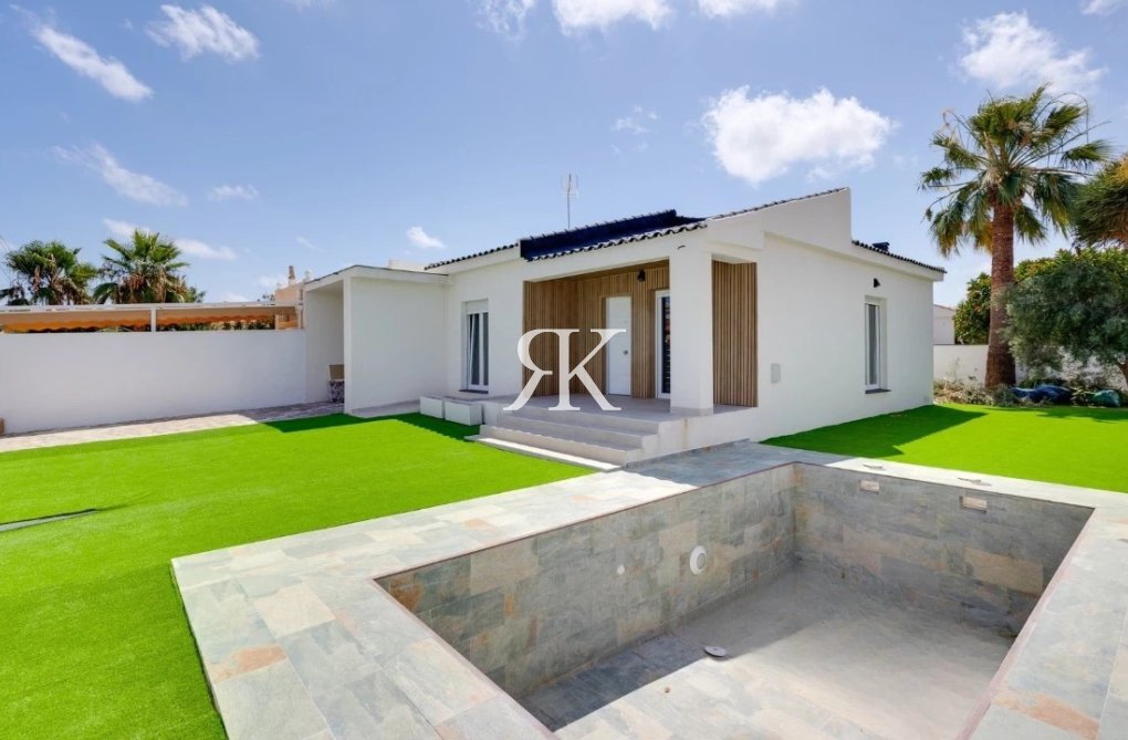 Segunda mano - Villa independiente - Torrevieja - El Chaparral