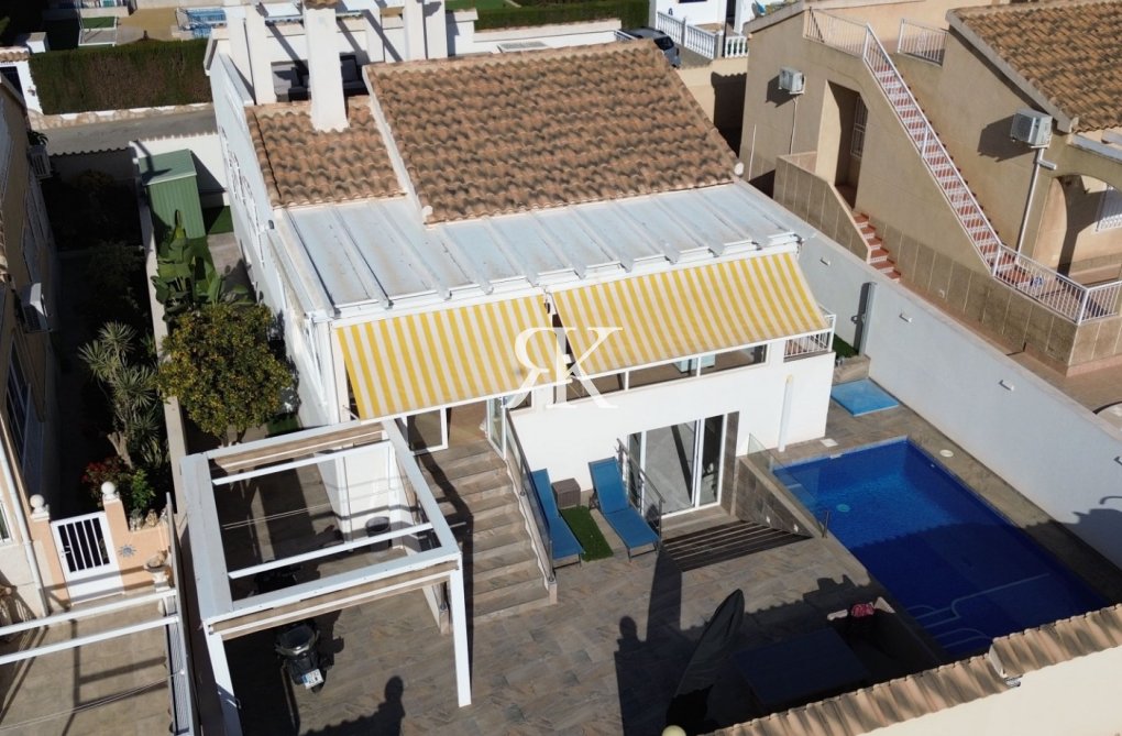 Segunda mano - villa - Orihuela Costa - Costa Blanca