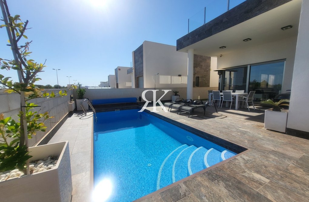 Segunda mano - villa - Orihuela Costa - Costa Blanca