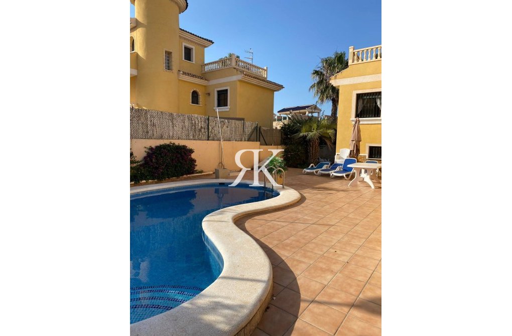 Segunda mano - villa - Orihuela Costa - Villamartín-las Filipinas