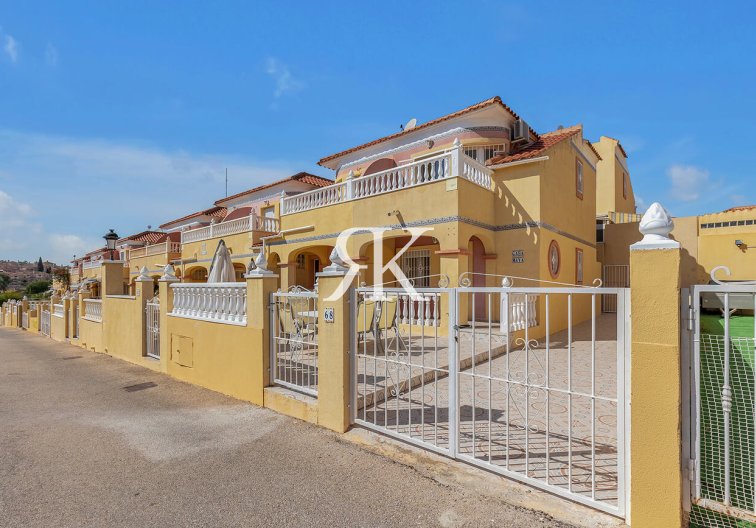 Semi Detached Penthouse - Herverkoop - Orihuela Costa - Costa Blanca