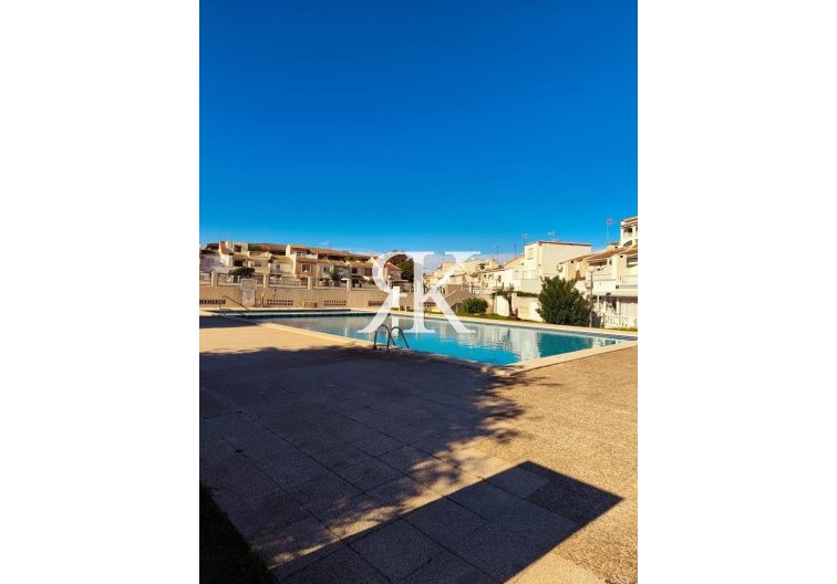 town house - Herverkoop - Torrevieja - Torrevieja