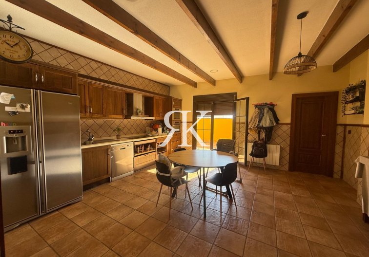 town house - Resale - Avileses - Avileses