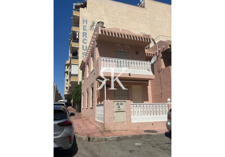 town house - Resale - Torrevieja - Centro