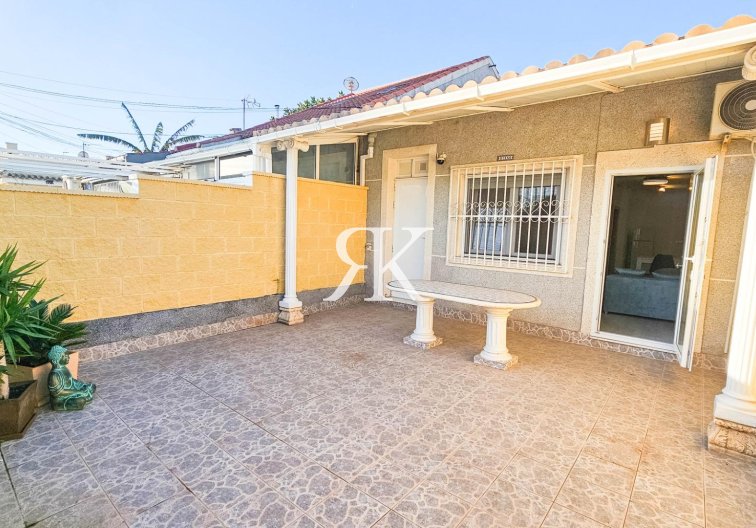 town house - Resale - Torrevieja - El Limonar