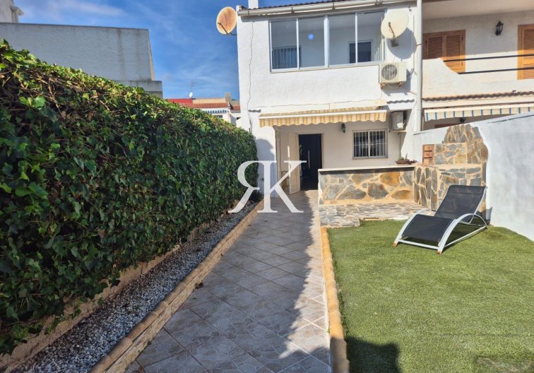 town house - Resale - Torrevieja - Los Balcones 