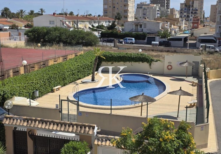 town house - Wiederverkauf - Torrevieja - Calas Blanca
