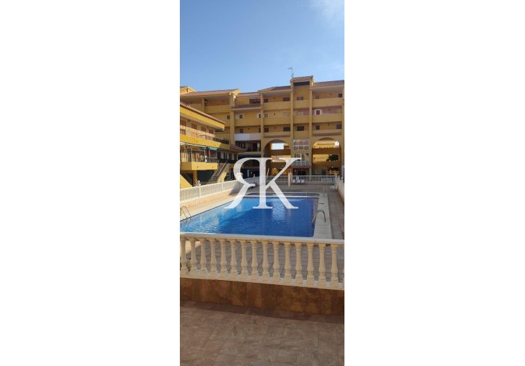 town house - Wiederverkauf - Torrevieja - Los Europeos