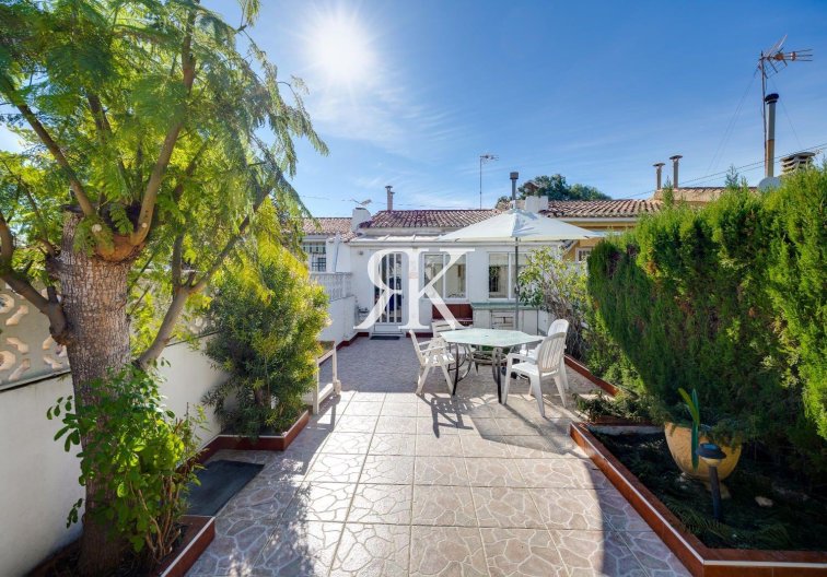 villa - Resale - Torrevieja - Calas Blanca