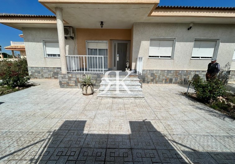 villa - Segunda mano - Los Alcázares - Las Lomas Del Rame-bahía Bella