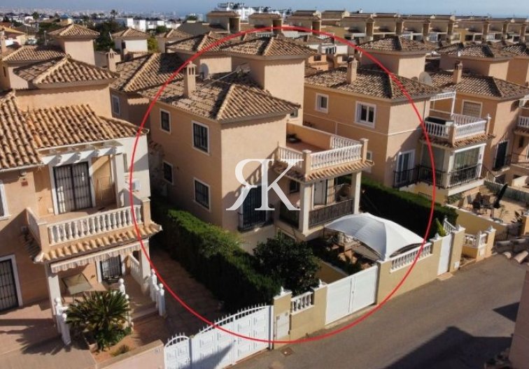 villa - Wiederverkauf - Orihuela Costa - Costa Blanca