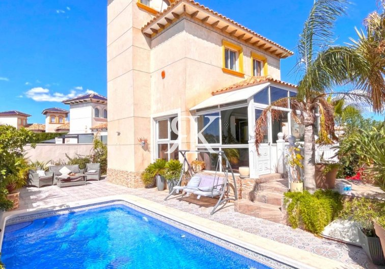 villa - Wiederverkauf - Orihuela Costa - Costa Blanca