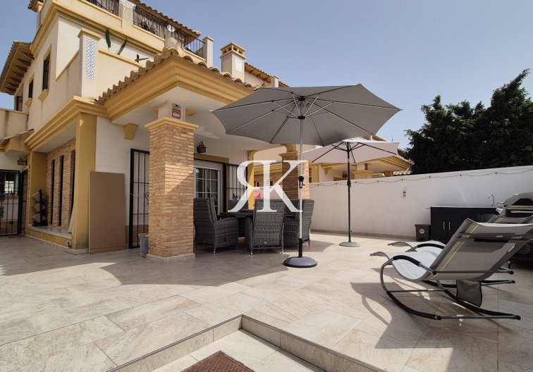Vrijstaande villa - Herverkoop - Orihuela Costa - Lomas de Cabo Roig