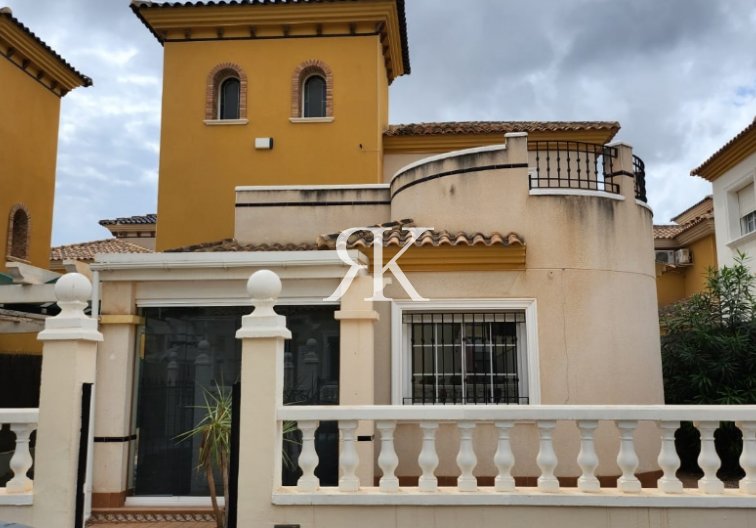 Vrijstaande villa - Herverkoop - Orihuela Costa - Los Altos