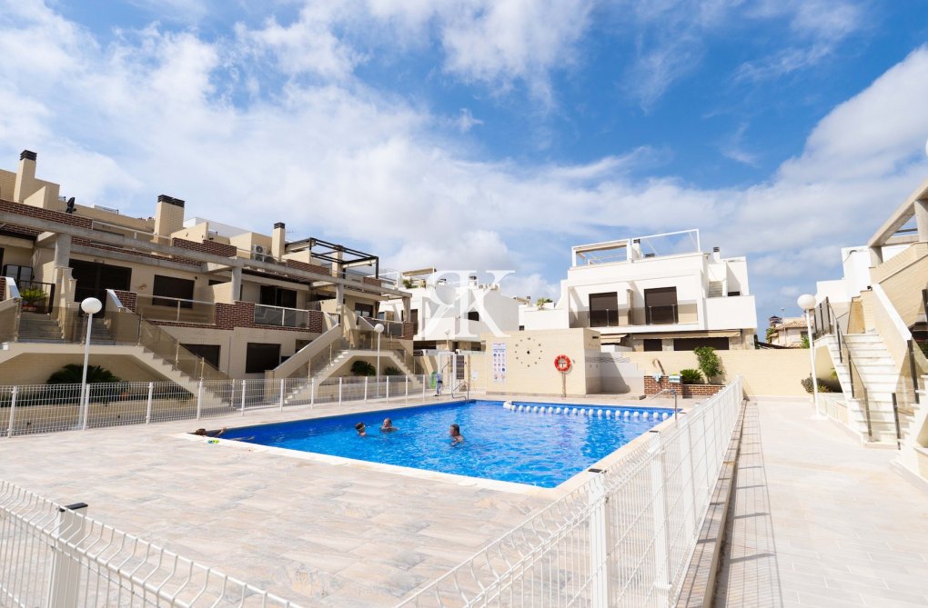 Wiederverkauf - Bungalow im obersten Stockwerk - Orihuela Costa - Lomas de Cabo Roig