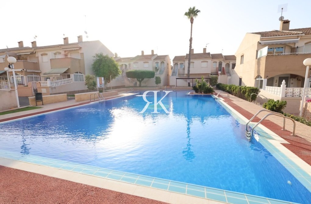 Wiederverkauf - Bungalow im obersten Stockwerk - Torrevieja - Aguas Nuevas