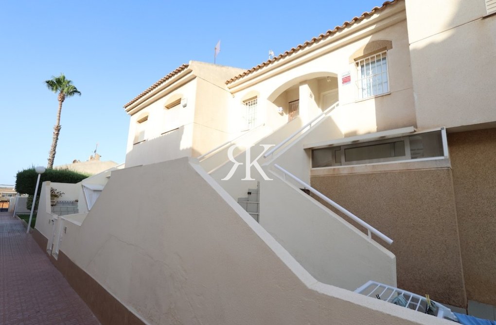 Wiederverkauf - Bungalow im obersten Stockwerk - Torrevieja - Aguas Nuevas