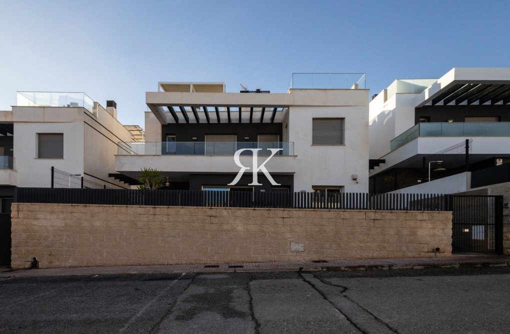 Wiederverkauf - Freistehende Villa - Orihuela Costa - Villamartín