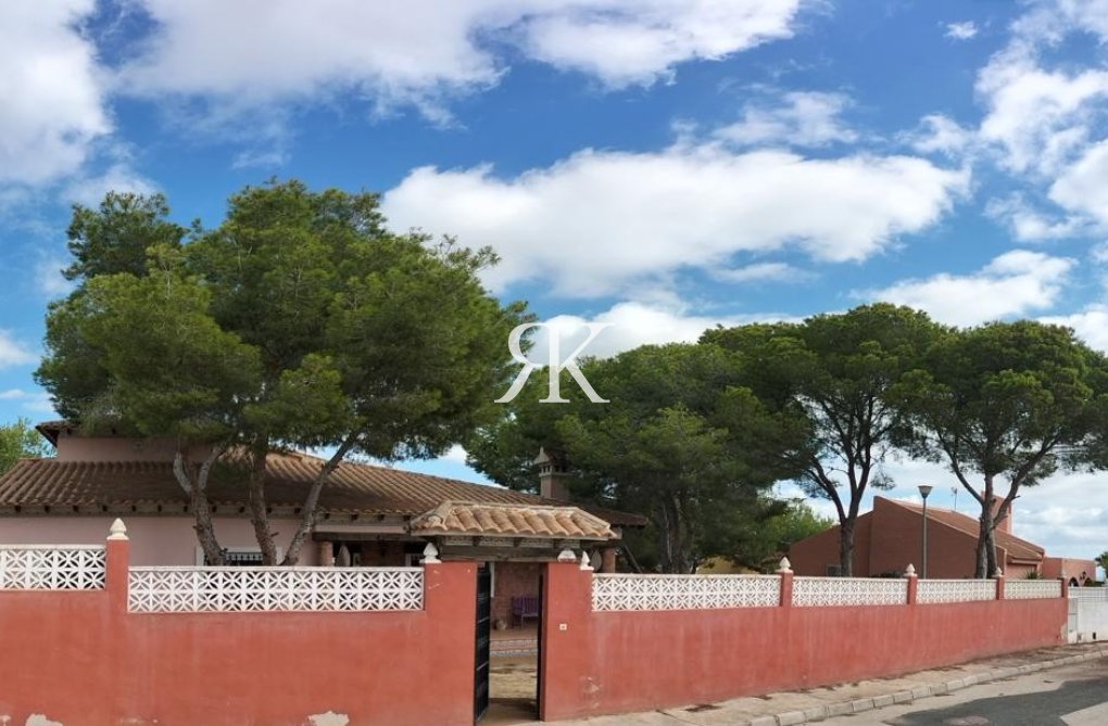 Wiederverkauf - Freistehende Villa - San Miguel de Salinas