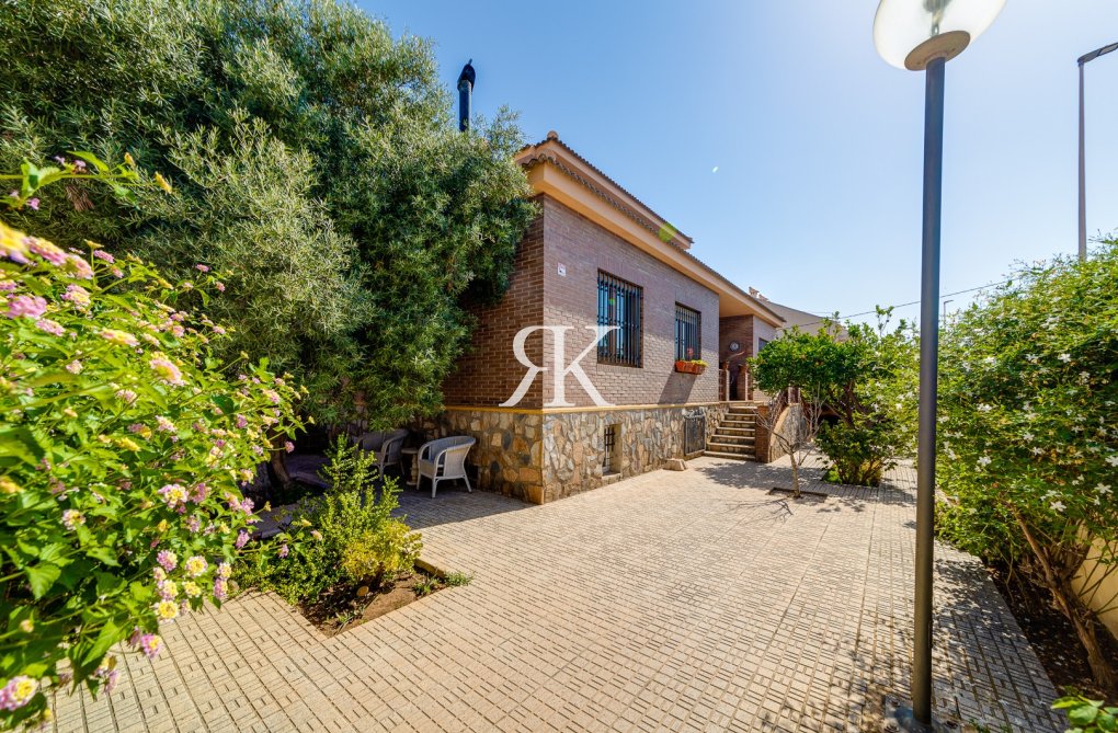 Wiederverkauf - Freistehende Villa - Torrevieja - La Mata