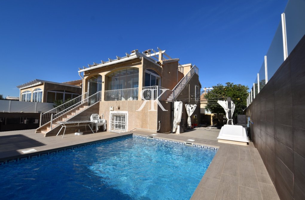 Wiederverkauf - Freistehende Villa - Torrevieja - Los Balcones 