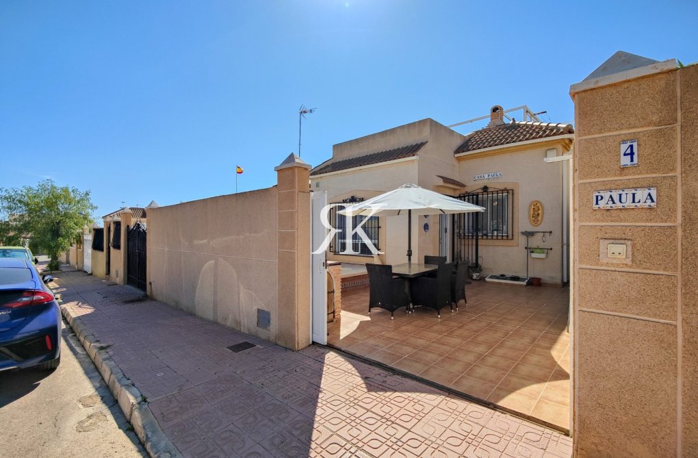 Wiederverkauf - Freistehende Villa - Torrevieja - Los Frutales