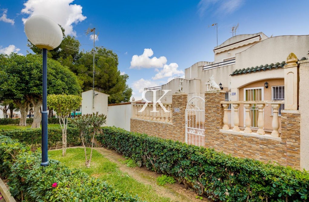 Wiederverkauf - Stadthaus - Torrevieja - Los Balcones - Lago Jardin
