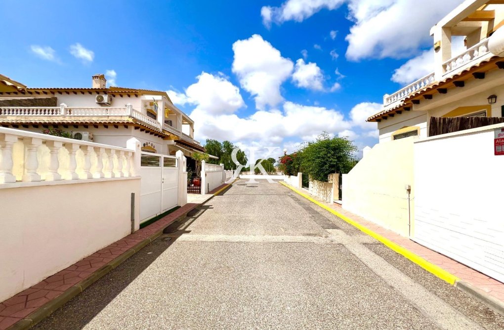 Wiederverkauf - town house - Orihuela - Urbanización Perla Del Mar