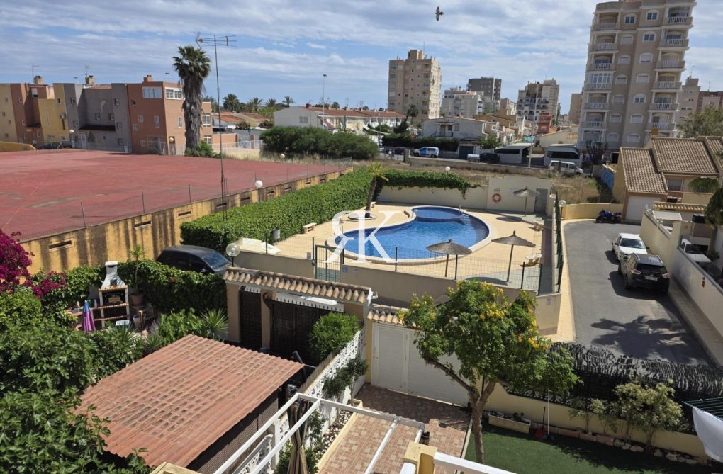Wiederverkauf - town house - Torrevieja - Calas Blanca