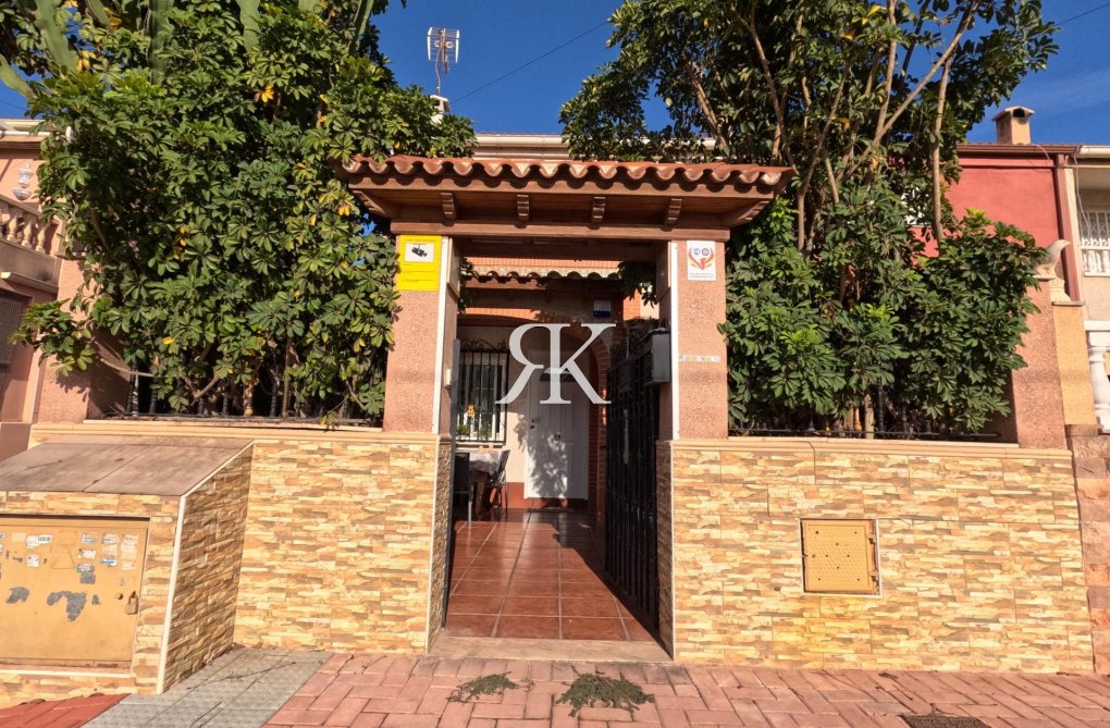 Wiederverkauf - town house - Torrevieja - El Acequión - Los Náufragos
