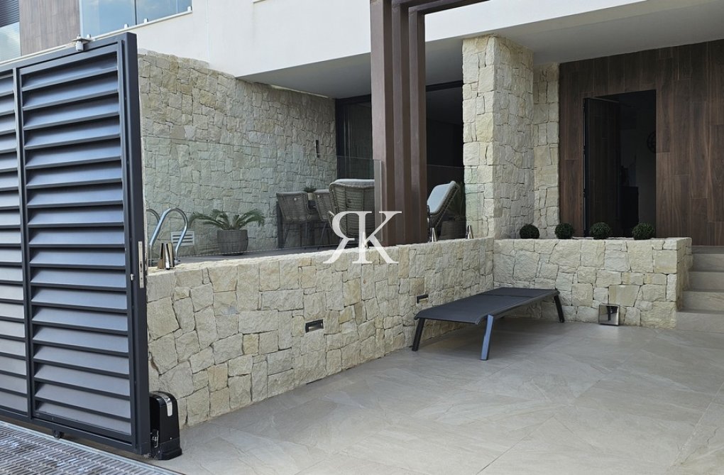 Wiederverkauf - villa - Dolores - Sector 4