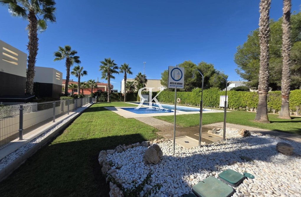 Wiederverkauf - villa - Orihuela Costa - Villamartín