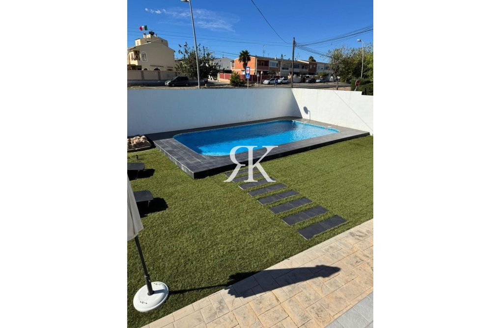 Wiederverkauf - villa - Torrevieja - Los Balcones - Los Altos Del Edén