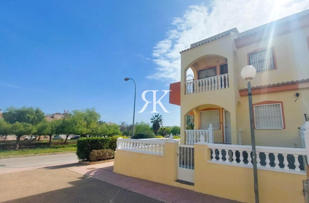 Wiederverkauf - Wohnung Erdgeschoss - Orihuela Costa - La Florida, Playa Flamenca