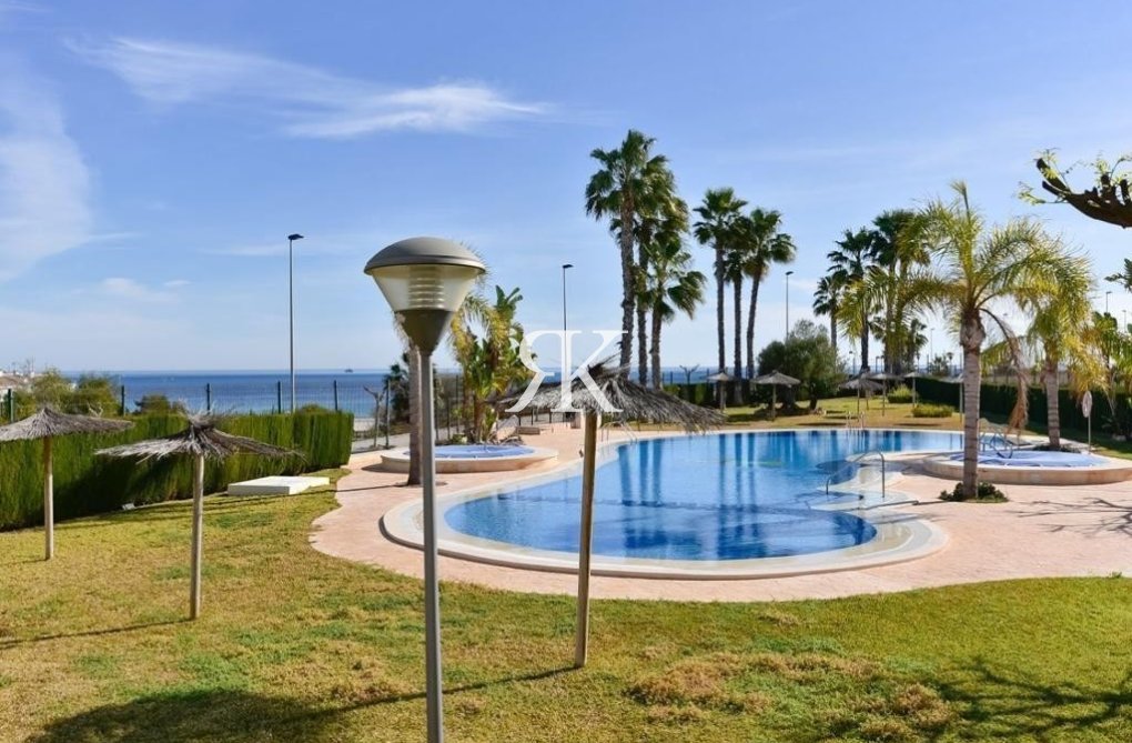 Wiederverkauf - Wohnung - Mil Palmeras - Costa Blanca