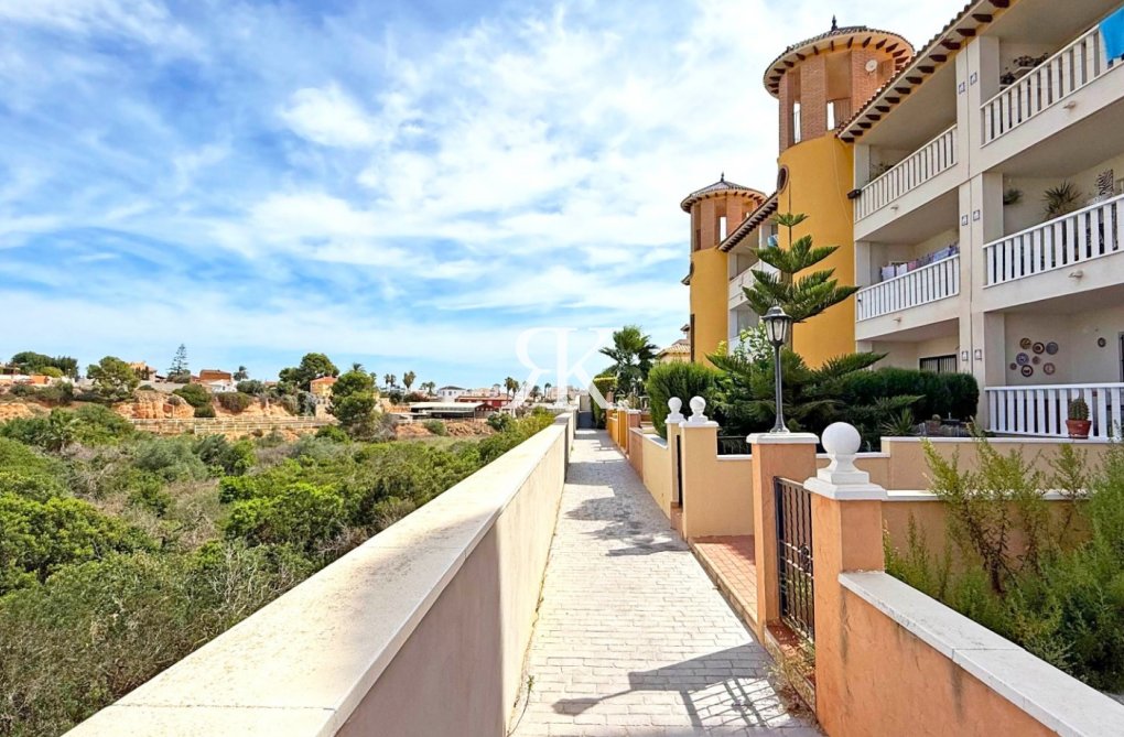 Wiederverkauf - Wohnung - Orihuela Costa - Costa Blanca