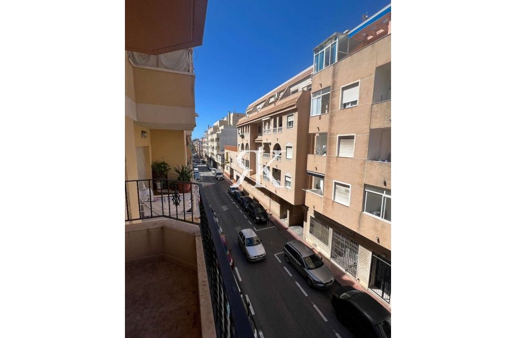 Wiederverkauf - Wohnung - Torrevieja - Centro