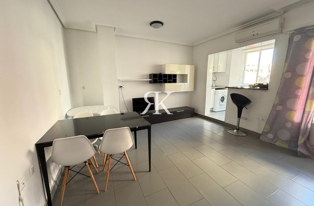 Wiederverkauf - Wohnung - Torrevieja - Las Piscinas Naturales