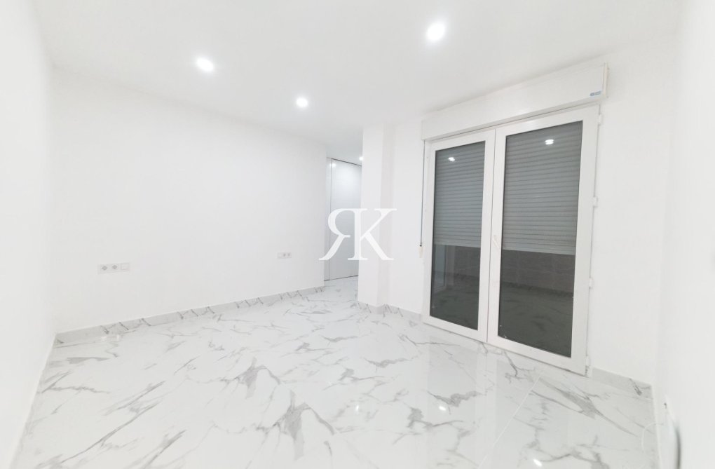 Wiederverkauf - Wohnung - Torrevieja - Playa de los Naúfragos