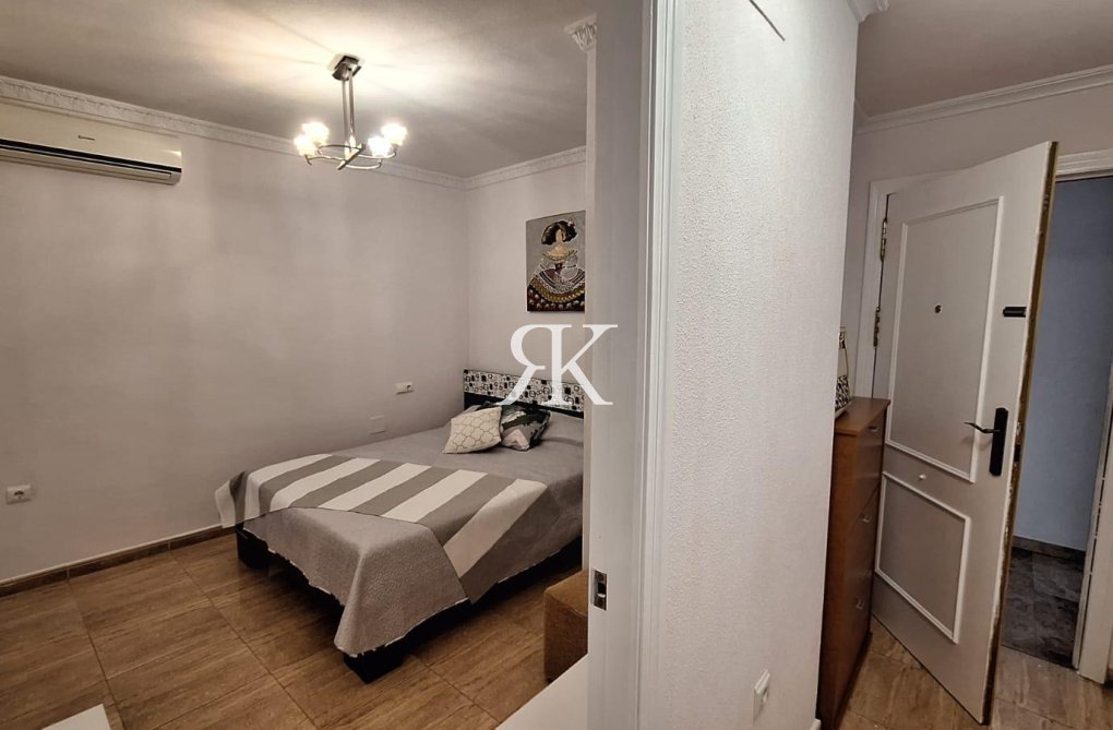 Wiederverkauf - Wohnung - Torrevieja - Playa del Cura